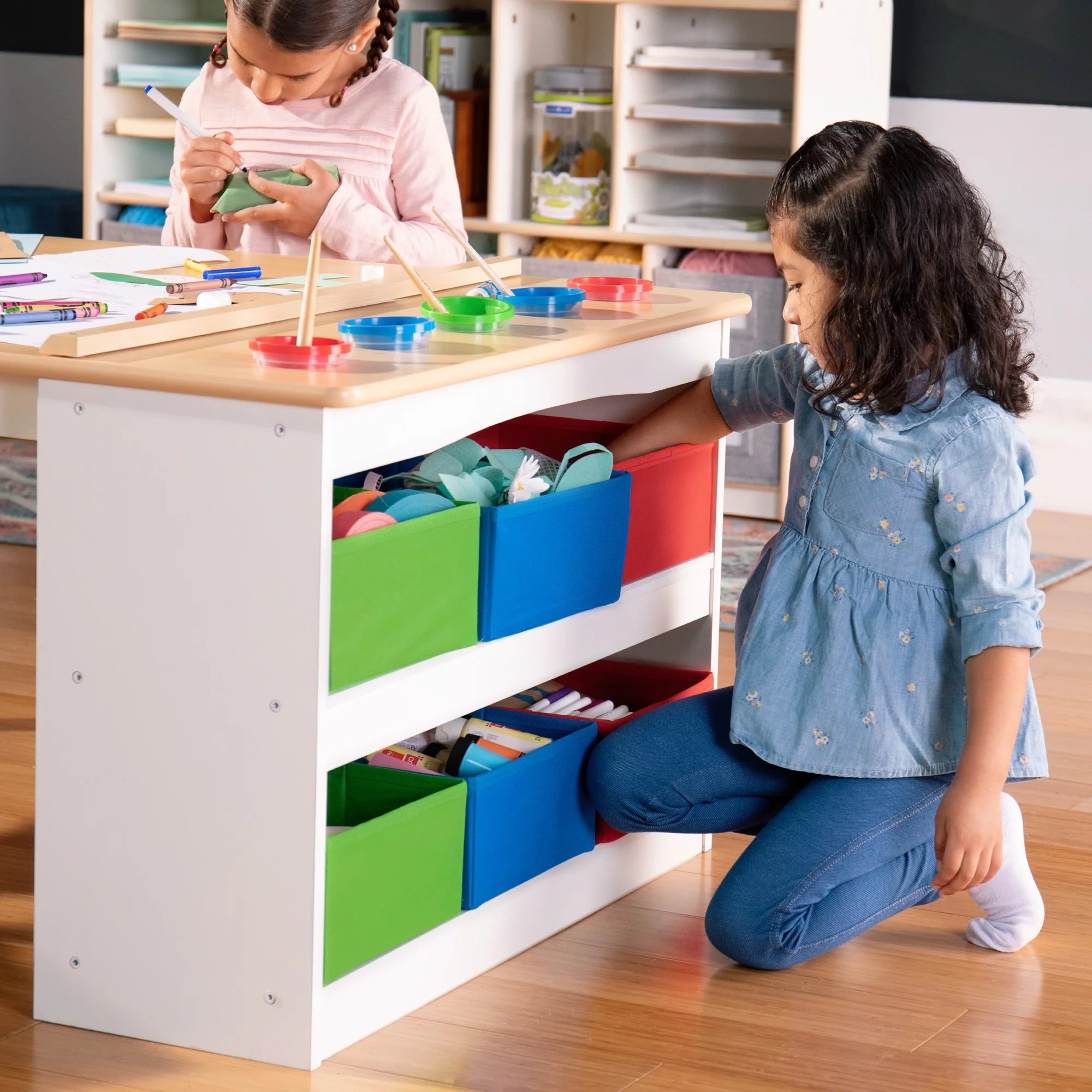 Kids Activity Table and Drawing Desk with Stools and Storage Z996416