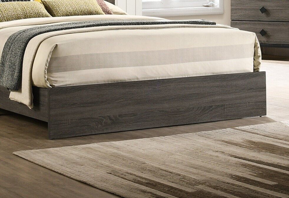 Queen Size Bed with 2 Nightstands, Gray Wooden Bedroom Set L152913
