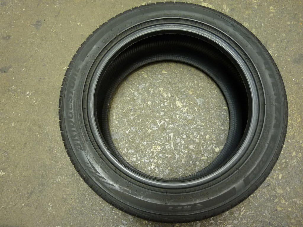 P245/45RF17 Run-Flat Passenger Tire V9168