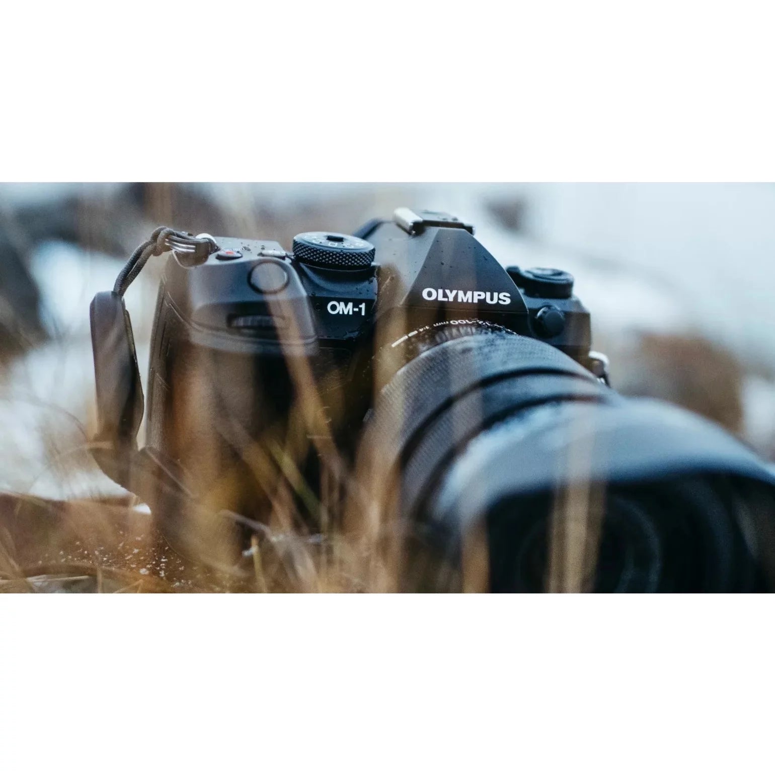 Mirrorless Camera with Lens, Black H8231