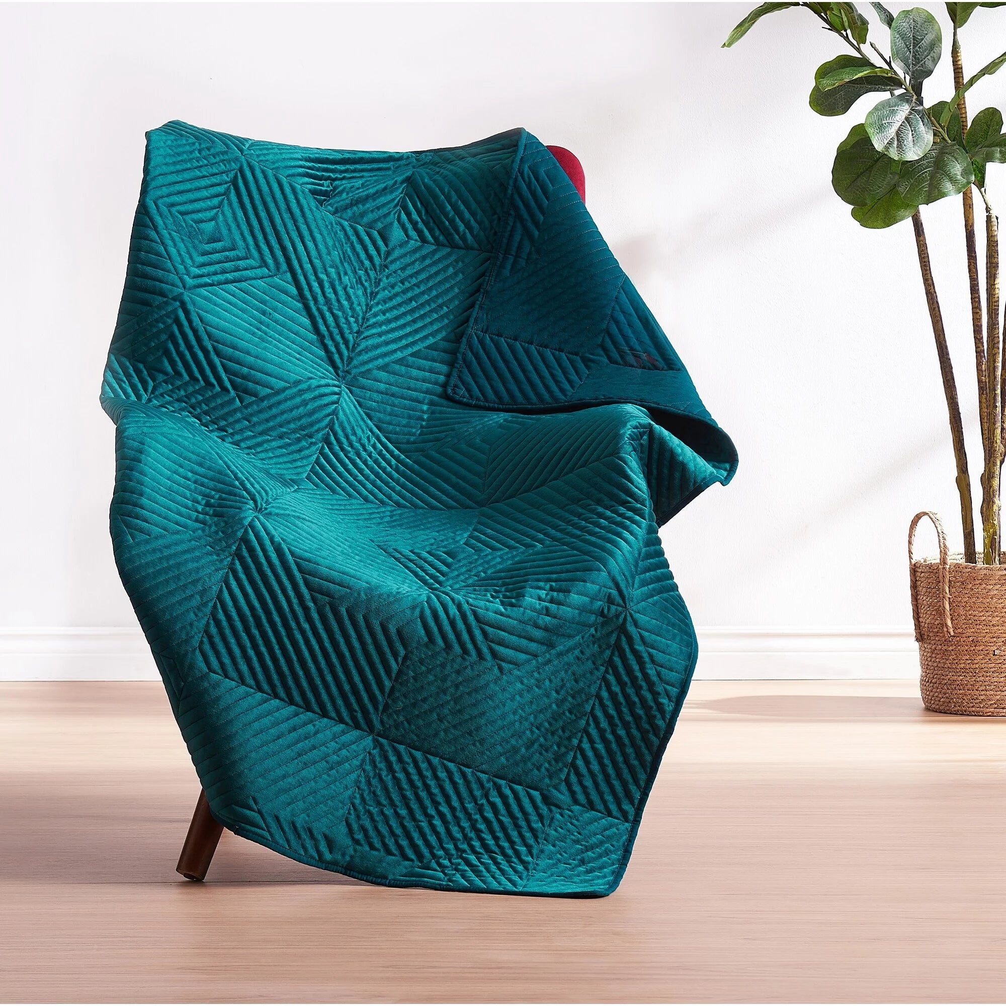 Riviera Velvet Quilted Modern Throw Blanket Mauive A3383