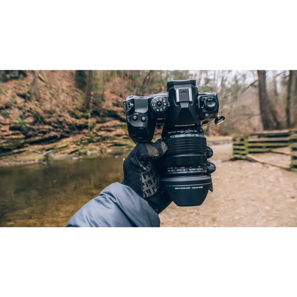 Mirrorless Camera with Lens, Black H8231